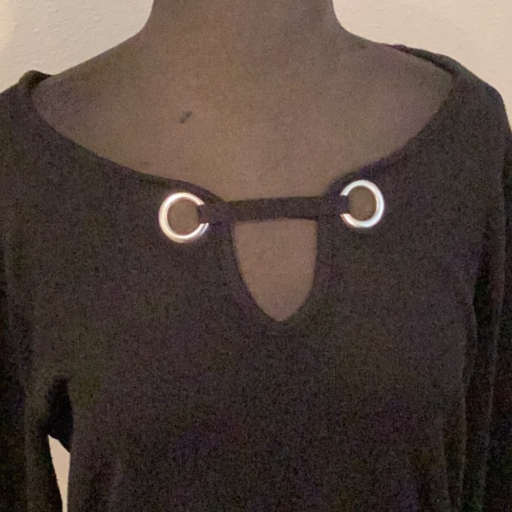 Black pullover with grommets sz.l